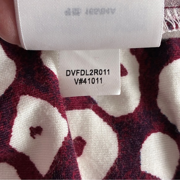 Diane Von Furstenberg Burgundy & White Printed Twist Waist Dress Medium - Picture 9 of 12